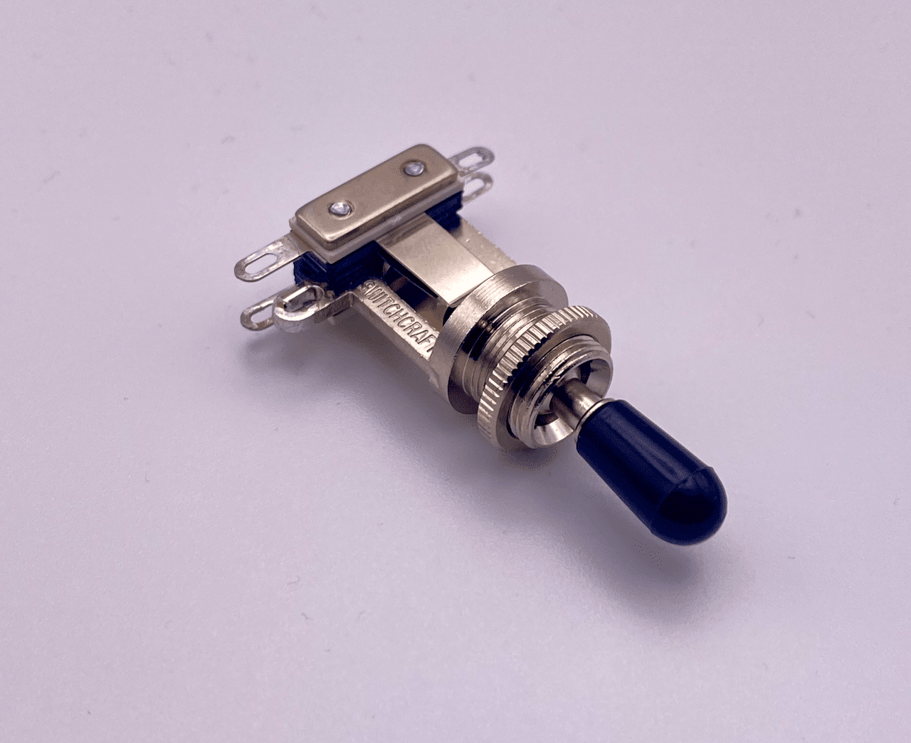 short Switchcraft toggle